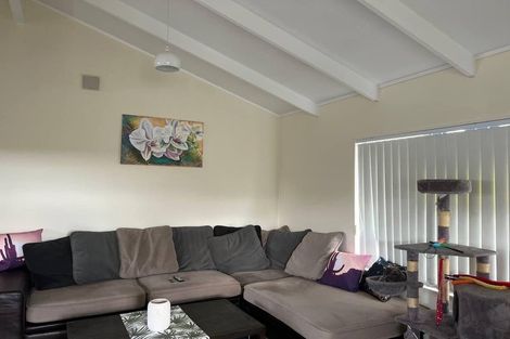 Photo of property in 357 Glenfield Road, Glenfield, Auckland, 0629