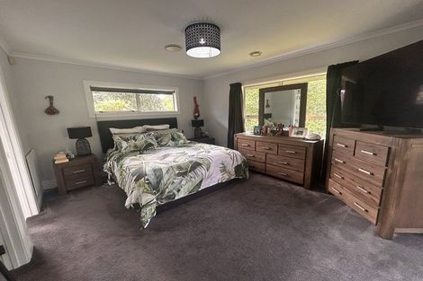 Photo of property in 108 Pacific Drive, Fitzherbert, Palmerston North, 4410