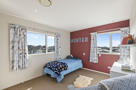 Photo of property in 10 Sampson Avenue, Waiwhakaiho, New Plymouth, 4312