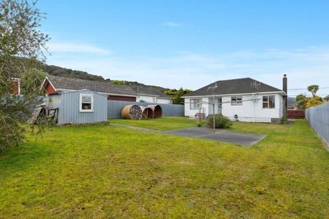 Photo of property in 15 Wright Street, Wainuiomata, Lower Hutt, 5014