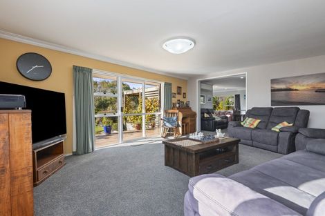 Photo of property in 840 Makerua Road, Tokomaru, Palmerston North, 4474