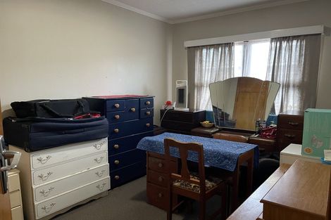 Photo of property in 2/210 Grove Road, Mayfair, Hastings, 4122