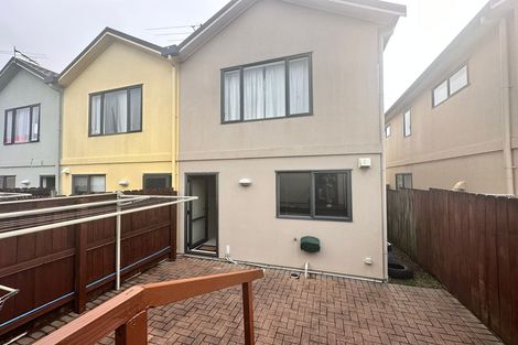 Photo of property in 74 Tiger Drive, Golflands, Auckland, 2013