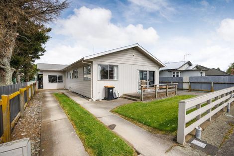Photo of property in 8 Marne Street, Hokowhitu, Palmerston North, 4410