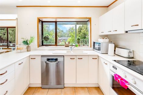 Photo of property in 21 Reynolds Place, Torbay, Auckland, 0630