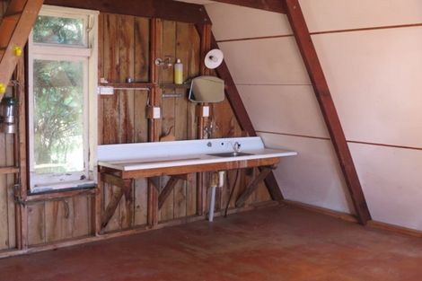 Photo of property in 31 Little Bay Drive, Waikawau, Coromandel, 3584