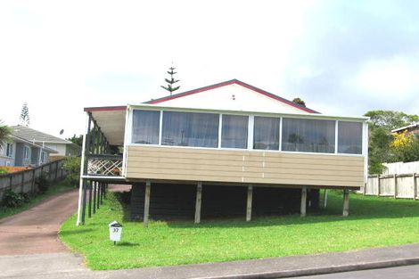Photo of property in 35 Sungrove Rise, Sunnyvale, Auckland, 0612
