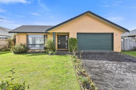 Photo of property in 59 Frank Nobilo Drive, Golflands, Auckland, 2013