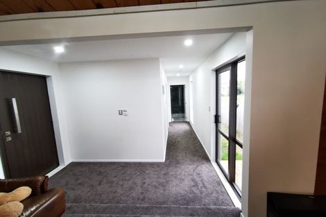 Photo of property in 5 Pinehurst Place, Wattle Downs, Auckland, 2103