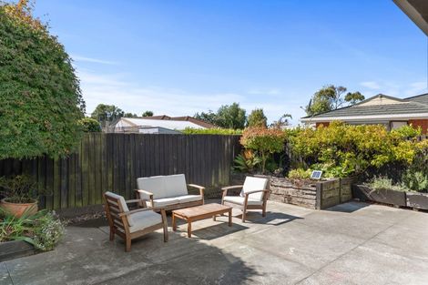 Photo of property in 18 Pyatt Place, Redwood, Christchurch, 8051