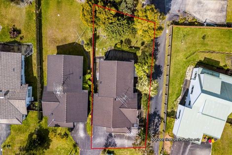 Photo of property in 2/20 Barbados Drive, Unsworth Heights, Auckland, 0632