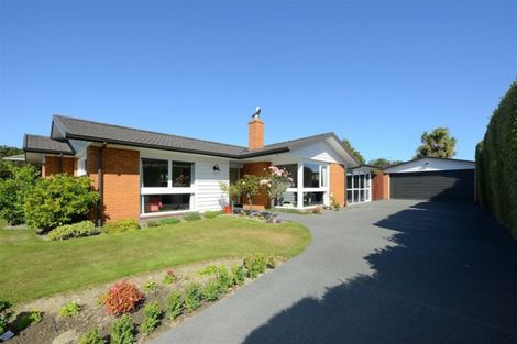 Photo of property in 27 Hillcrest Place, Avonhead, Christchurch, 8042