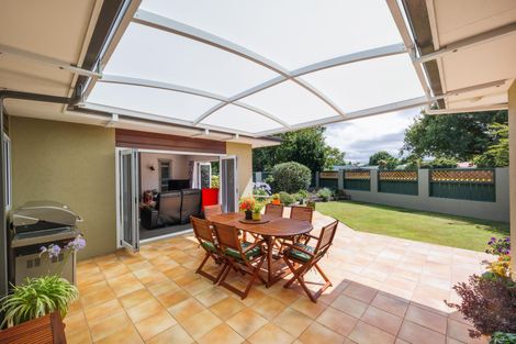 Photo of property in 23 Chilton Grove, Hokowhitu, Palmerston North, 4410