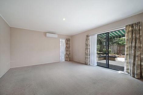 Photo of property in 2/6 Solana Court, Botany Downs, Auckland, 2010