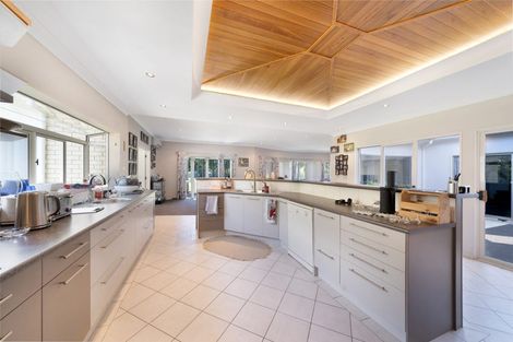 Photo of property in 154 Boord Crescent, Kumeu, 0891