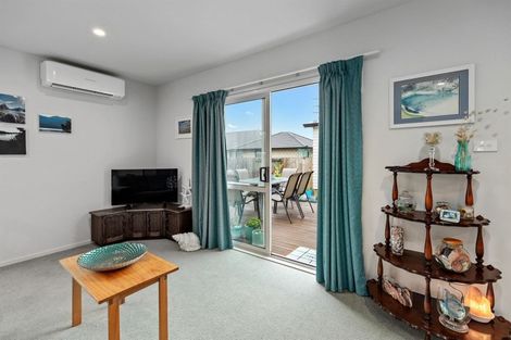 Photo of property in 11 Kamahi Crescent, Papamoa Beach, Papamoa, 3118