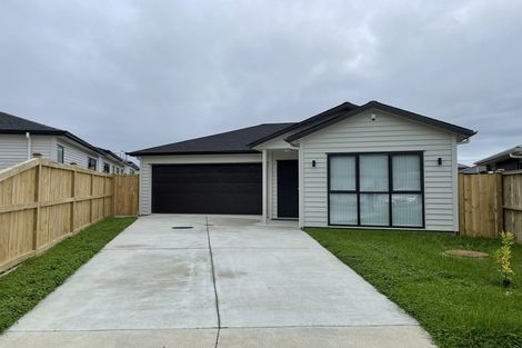 Photo of property in 3 Moemoea Avenue, Kumeu, 0810