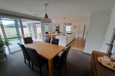 Photo of property in 35 Banks Boulevard, Whitby, Porirua, 5024