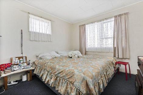 Photo of property in 76 Hindmarsh Street, Henderson, Auckland, 0612