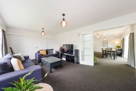 Photo of property in 11 Erin Street, Hokowhitu, Palmerston North, 4410