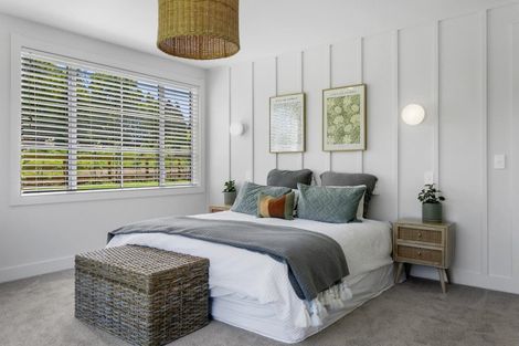 Photo of property in 5 Lens Way, Acacia Bay, Taupo, 3385