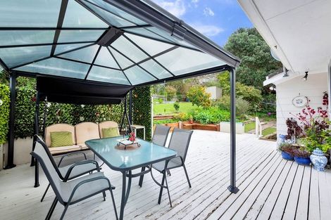 Photo of property in 16 Sequoia Place, Sunnynook, Auckland, 0620