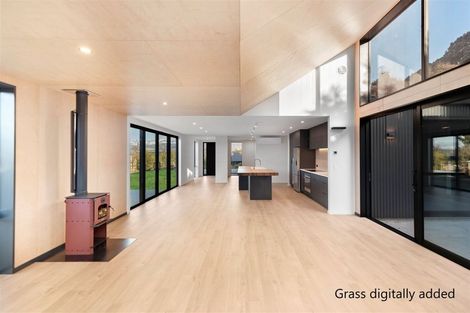 Photo of property in 10 Goldie Lane, Albert Town, Wanaka, 9305