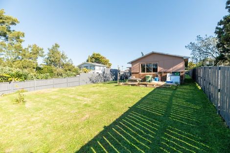 Photo of property in 9 Longburn Road, Henderson, Auckland, 0610