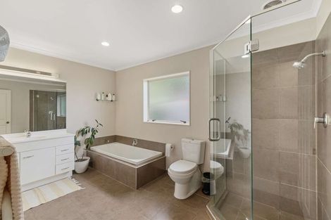 Photo of property in 5 Pat O'connor Place, Manurewa, Auckland, 2105