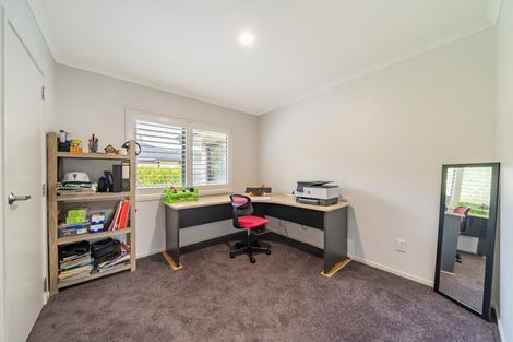 Photo of property in 17 Opal Avenue, Timberlea, Upper Hutt, 5018