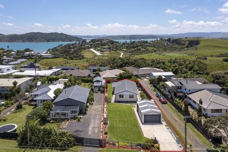 Photo of property in 9 Lorenzen Bay Road, Raglan, 3225