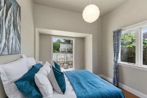 Photo of property in 17 Fairview Crescent, Kelburn, Wellington, 6012