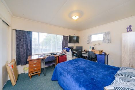 Photo of property in 27 Pinedale Parade, Milson, Palmerston North, 4414