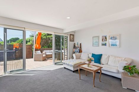 Photo of property in 60 The Esplanade, Raumati South, Paraparaumu, 5032