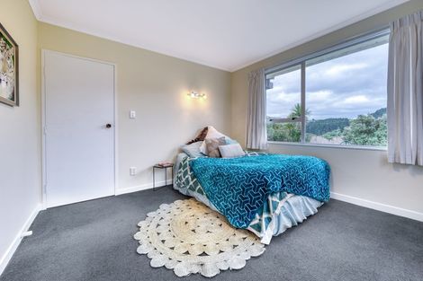 Photo of property in 94 Taylor Terrace, Tawa, Wellington, 5028