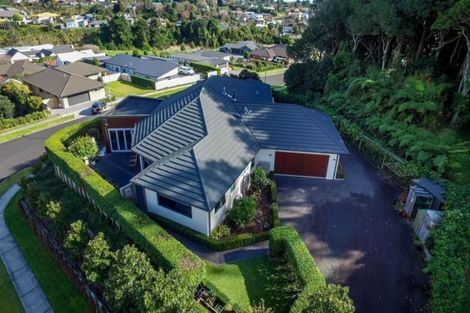 Photo of property in 18 Adam Lile Drive, Highlands Park, New Plymouth, 4312