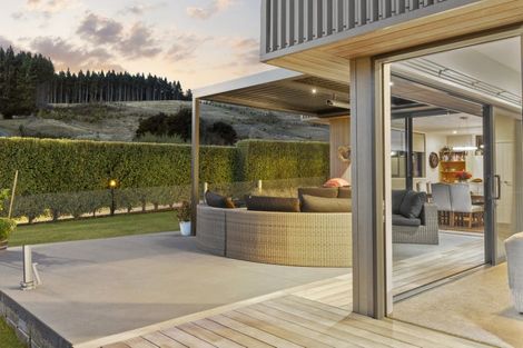 Photo of property in 35 Kirimoko Crescent, Wanaka, 9305