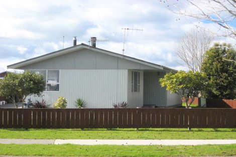 Photo of property in 28 Rata Avenue, Edgecumbe, 3120