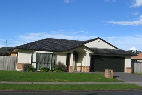 Photo of property in 20 Macnean Drive, East Tamaki Heights, Auckland, 2016