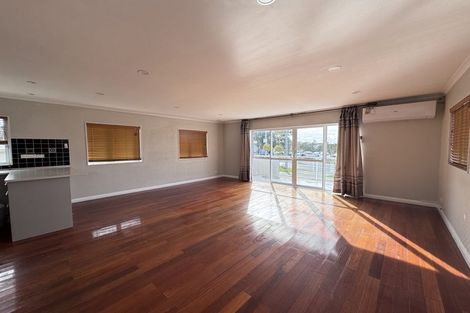 Photo of property in 286 East Coast Road, Forrest Hill, Auckland, 0620
