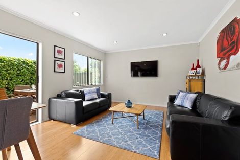 Photo of property in 23 Reeves Road, Pakuranga, Auckland, 2010