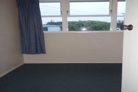 Photo of property in 11 Virgil Place, Northcote, Christchurch, 8052