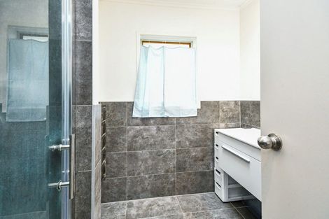 Photo of property in 22 Mirrabooka Avenue, Botany Downs, Auckland, 2010