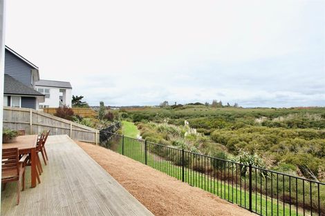 Photo of property in 61 Bayvista Drive, Karaka, Papakura, 2113
