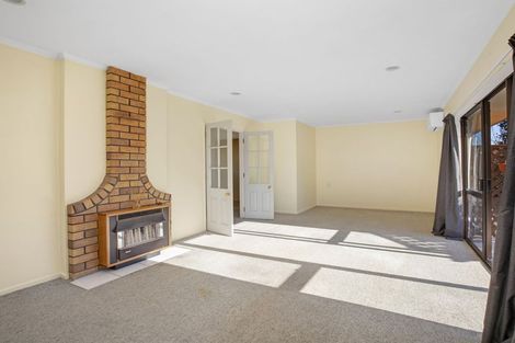 Photo of property in 21 Cedar Drive, Paraparaumu Beach, Paraparaumu, 5032