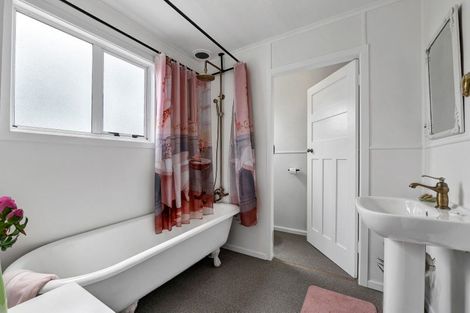 Photo of property in 26 Conway Road, Eltham, 4322