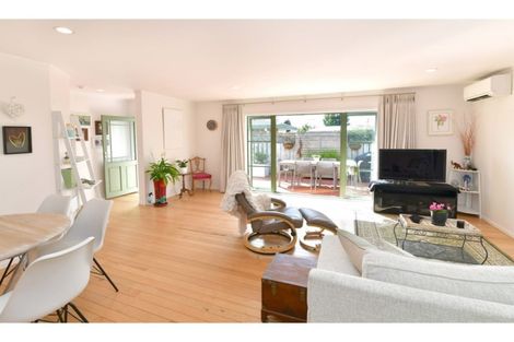 Photo of property in 2/10 Ross Crescent, Orewa, 0931