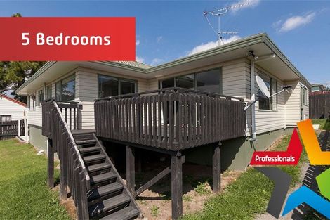 Photo of property in 2/24 Mcquarrie Avenue, Wattle Downs, Auckland, 2103