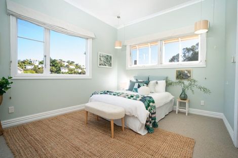 Photo of property in 58 Fairview Crescent, Kelburn, Wellington, 6012