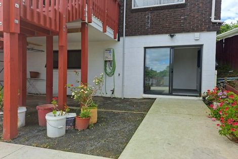 Photo of property in 18 Brunner Road, Glen Eden, Auckland, 0602